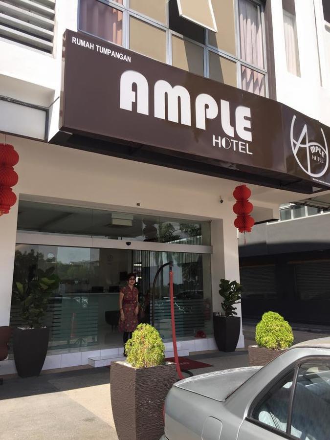 Ample Hotel Skudai Exterior foto
